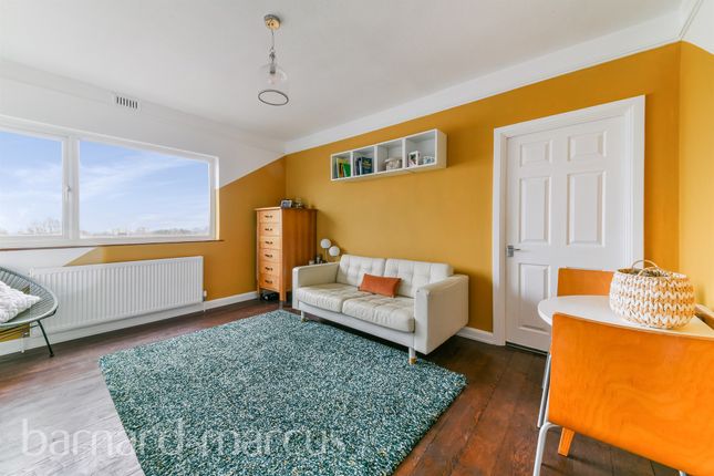 Thumbnail Flat for sale in Kirkdale, London