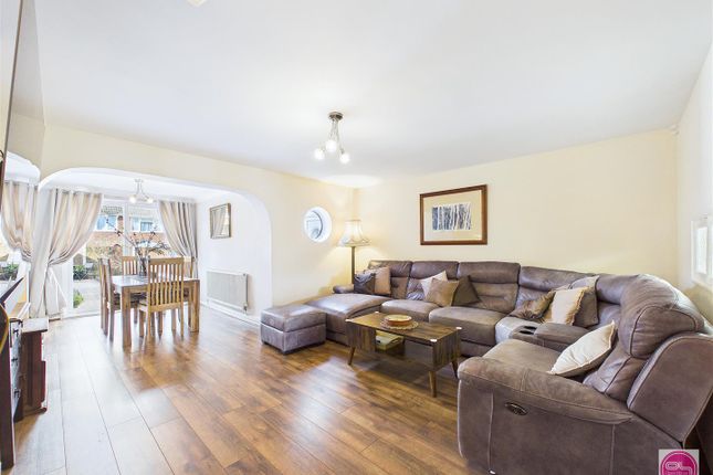 2, Ashtree Close, Swadlincote photo 5