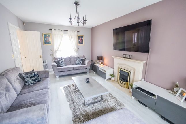 71, Sachfield Drive, Grays photo 3