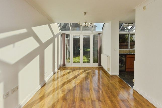 36, Darwin Close, Milton Keynes photo 4