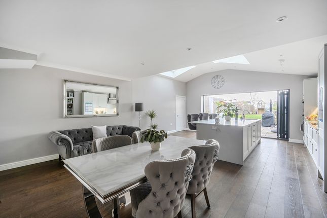 28, Brynards Hill, Royal Wootton Bassett photo 3