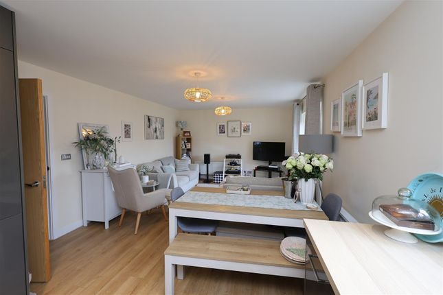 13 Churchill Court, Eden Road, Sevenoaks photo 4