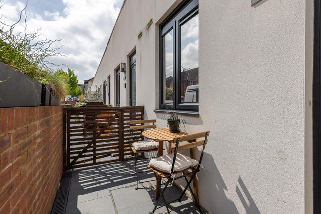 Flat 9, Manhattan Apartments, 26, Clifford Road, Walthamstow photo 4