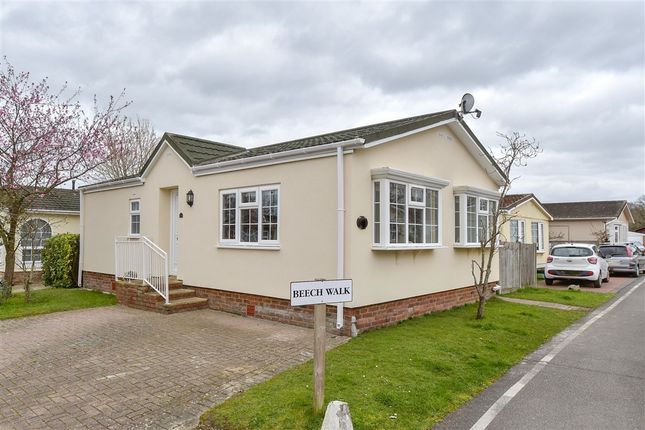 2-bed caravan on Woodlands Park Biddenden, Ashford, £120,000