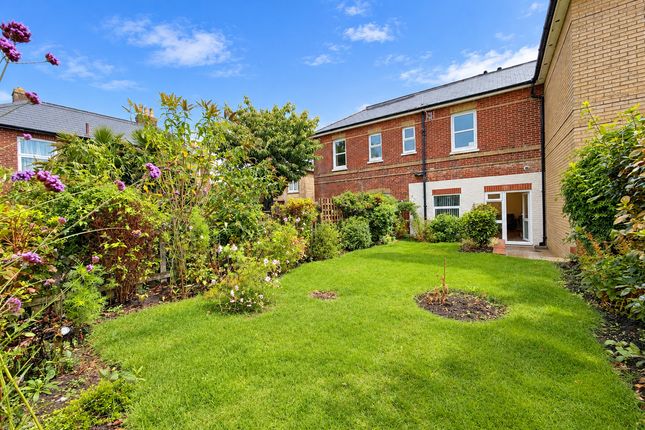 Flat Flat 1, 30, Arthurs Hill, Shanklin photo 2