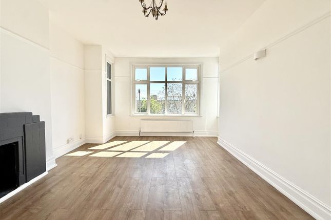 13A, Britannia Road, Westcliff-On-Sea photo 3