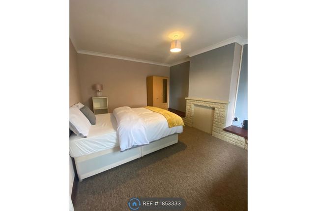 Thumbnail Room to rent in Queensway, Leamington Spa