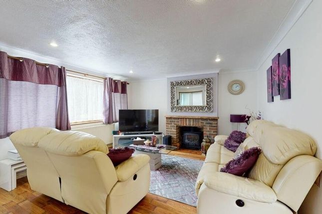 43, The Hawthorns, Kent photo 5