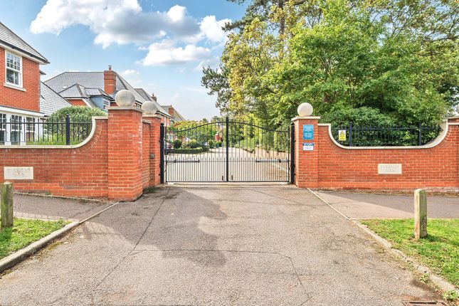 9, Eversley Park, Folkestone photo 2