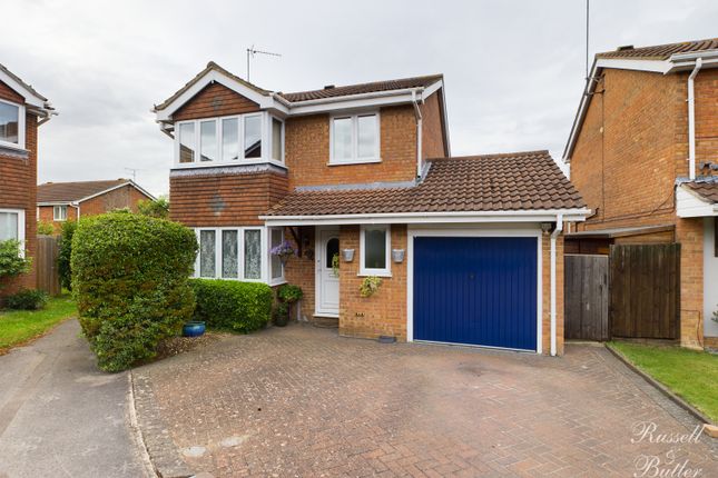 4 bed detached house for sale in Kingfisher Road, Buckingham MK18