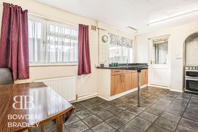 454 Fullwell Avenue, Ilford photo 4