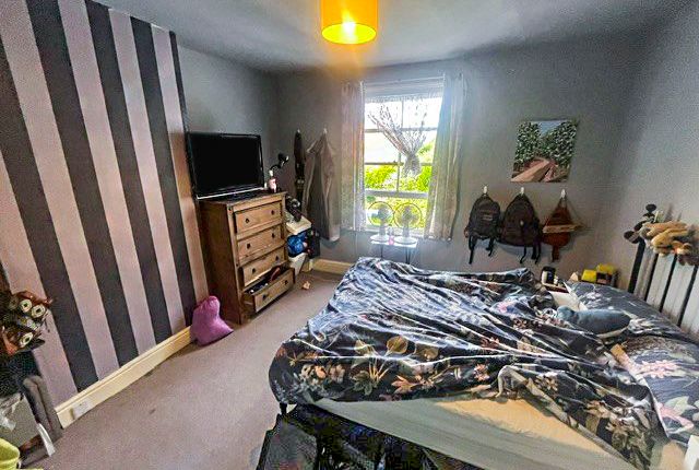 16a, High Road, Chilwell photo 5