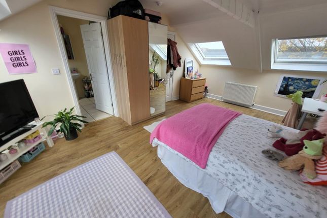 Bright And Inviting Double Bedroom Featuring Ample...