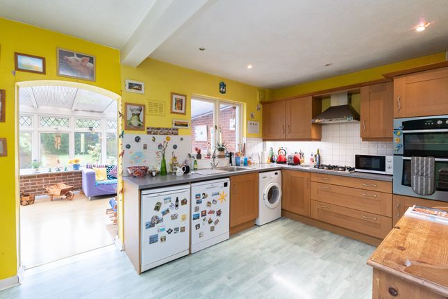 7 Lakeview Cottages, Balchins Lane, Dorking photo 2