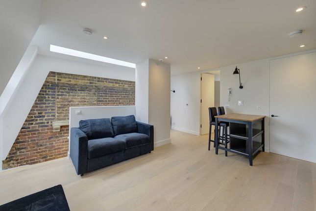 3rd Floor Flat, Blenheim Crescent, London photo 4