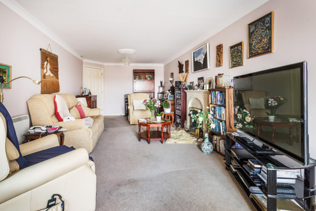 41 Roman Court, Edenbridge photo 3