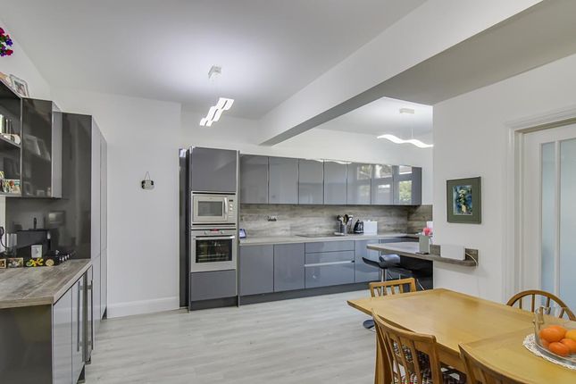 31, Westminster Drive, Westcliff-on-Sea photo 4