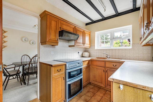 44, Alma Lane, Farnham photo 4