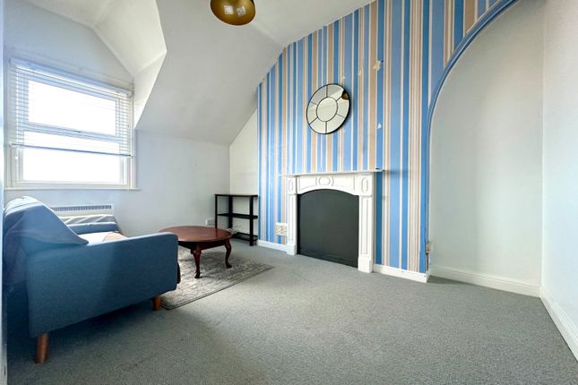 Flat D, 76, Cuthbert Road, Kent photo 2