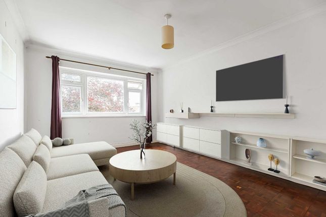 Flat for sale in Kenmore Close, Kew, Richmond