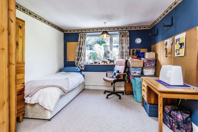 343, Stafford Road, Caterham photo 4