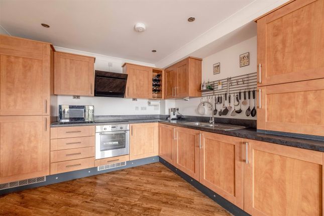 23 Urbis, Wolf Lane, Windsor photo 3