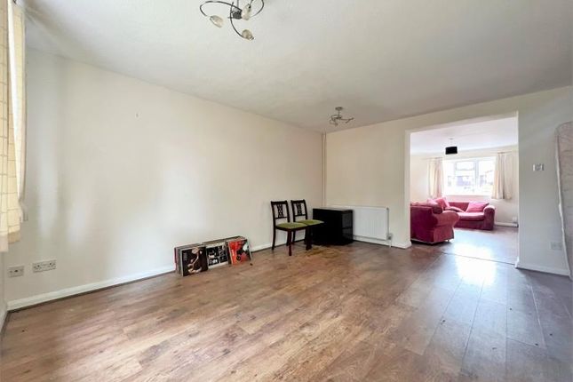 Roundthorn Way, Woking photo 5