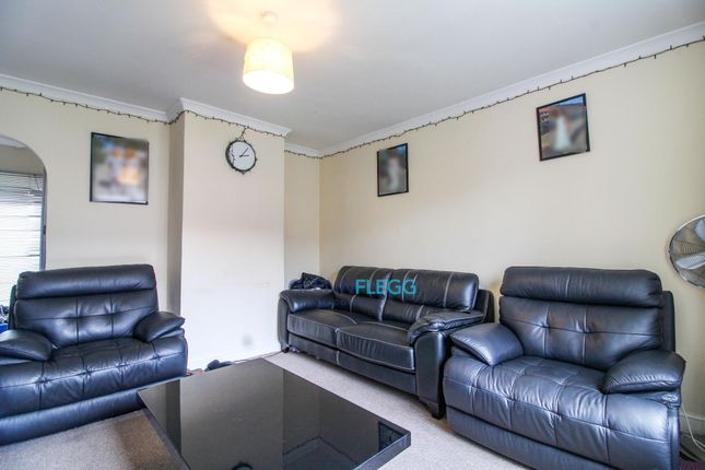 Terraced house for sale in Stanley Green East, Langley, Slough