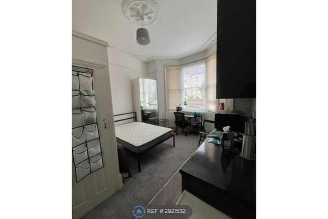 Umfreville Road, London photo 5
