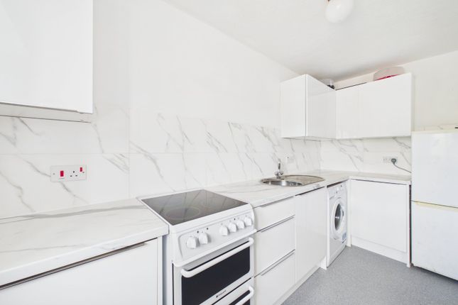 33, Kilmington Close, Bracknell photo 2
