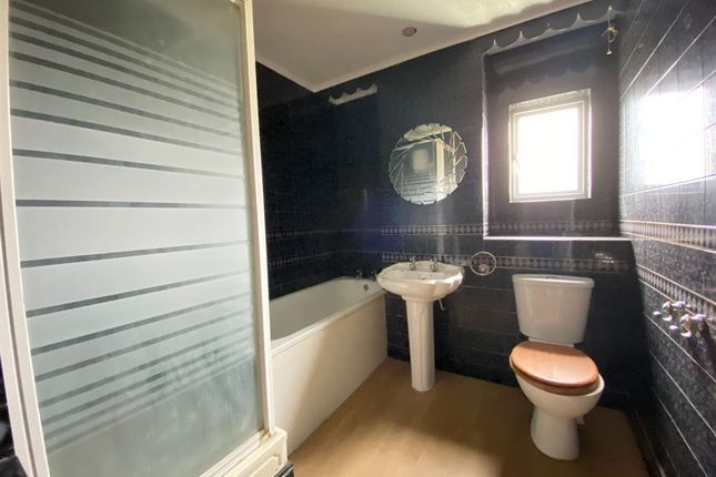 Room 1, 98 Stebondale Street, London photo 3