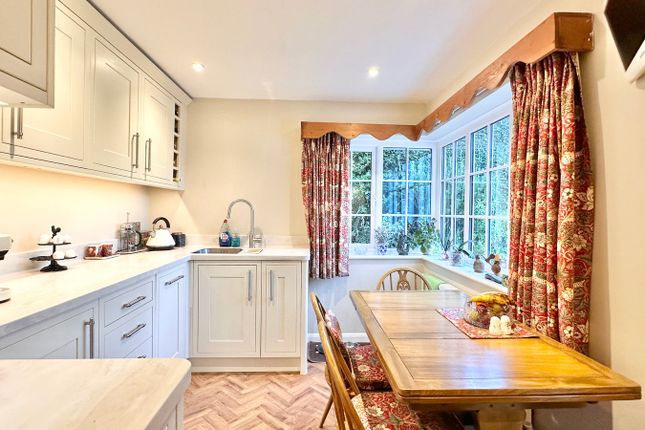 2 Kewhurst Manor Cottages, Little Common Road, Bexhill-on-Sea photo 3