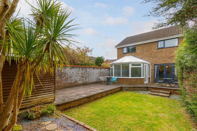 Thumbnail Detached house for sale in Hillside Close, East Grinstead