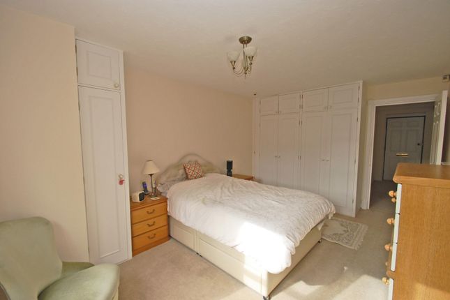 Flat for sale in The Hollies, Maxwell Road, Beaconsfield, Buckinghamshire