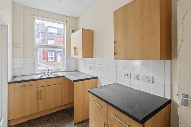 49 Bayswater Crescent, Leeds photo 4