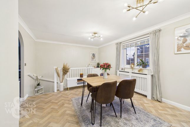 77 Whistlefish Court, Norwich photo 4
