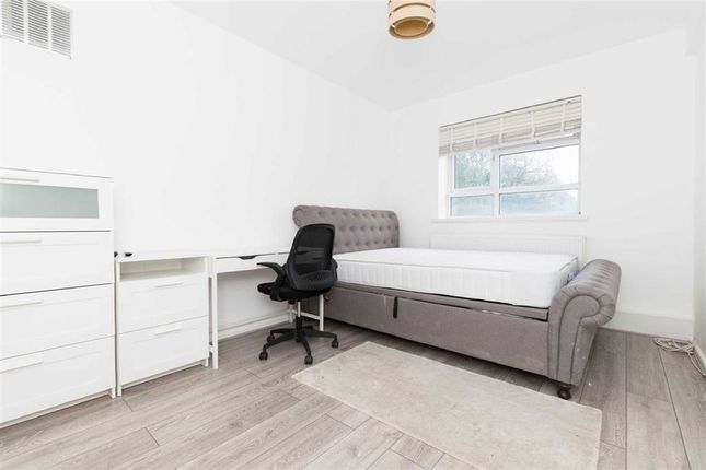 Flat to rent in Cranston Estate, London