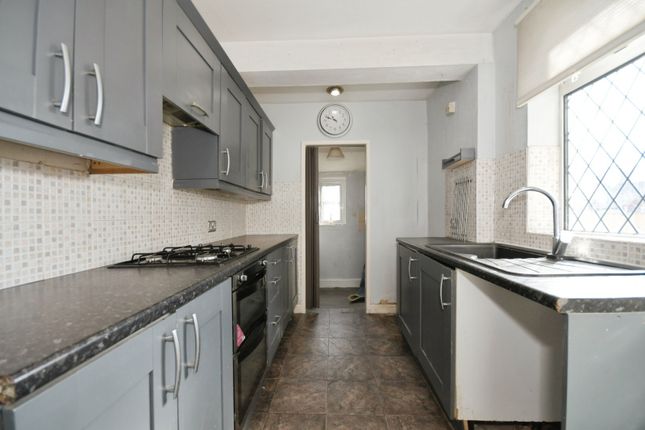 12, Station Lane, Chesterfield photo 2