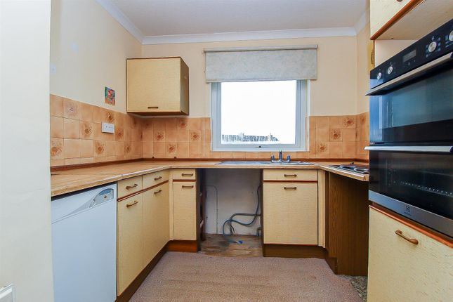 42, Castle View, Wakefield photo 2