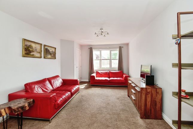 26, William Higgins Close, Stoke-on-Trent photo 4