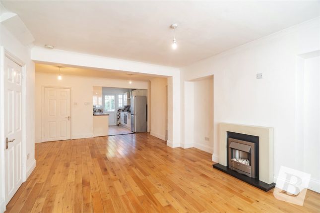 4, Bansons Way, Essex photo 2