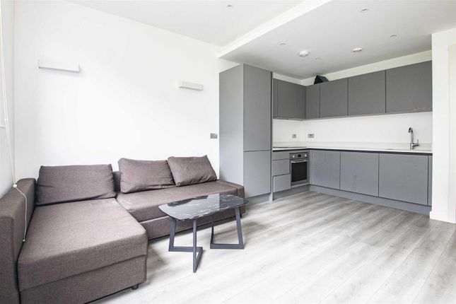 Atrium, 33, 2 Foxhunter Drive, Milton Keynes photo 3