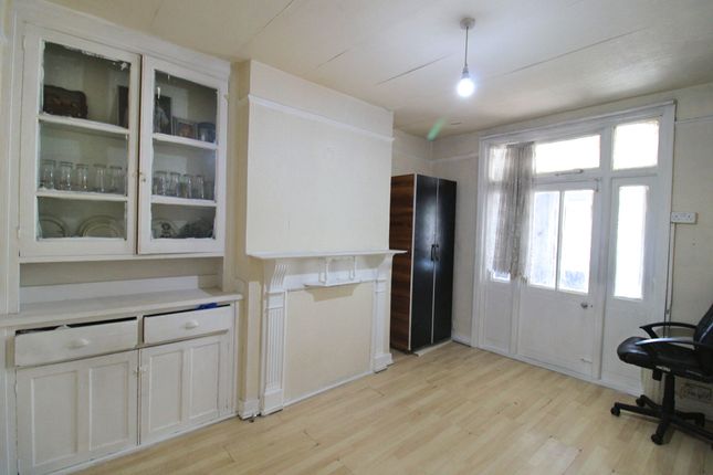 37 WESTBURY AVENUE, WEMBLEY photo 3