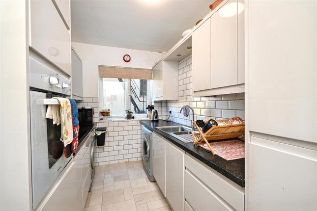 8, West House, Chiswick Place, Eastbourne photo 4