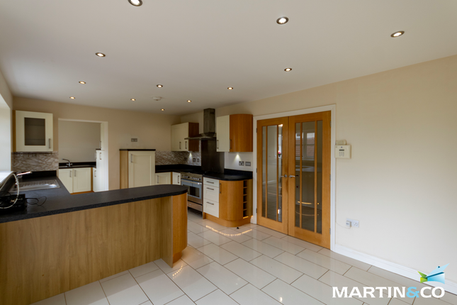 6, Tredington Close, Birmingham photo 4