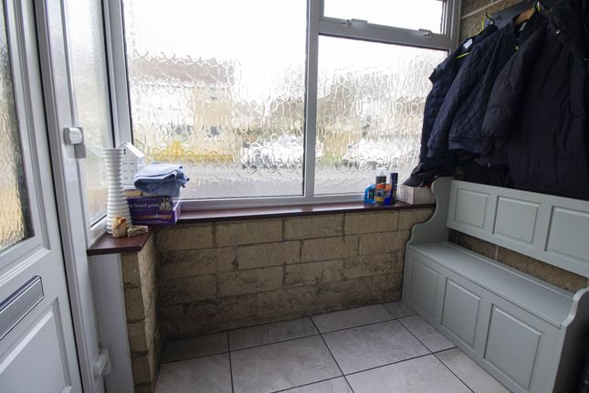 8, Marston Close, Frome photo 3