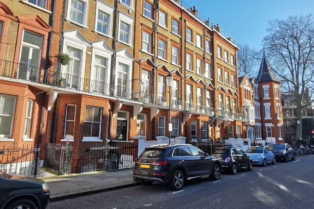 Flat to rent in Roland Gardens, London