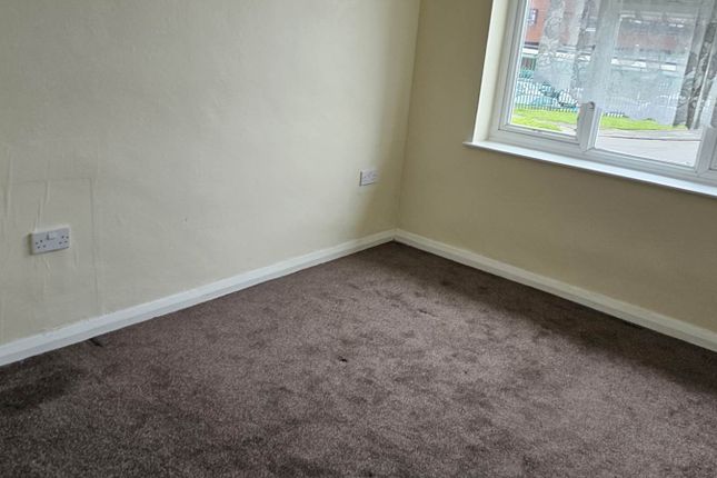 Semi-detached house to rent in Lawnswood Avenue, Wolverhampton