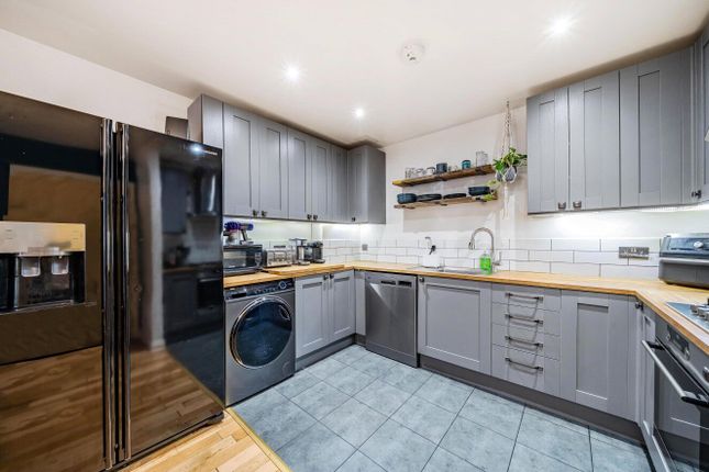 Flat 4, 45, Norman Road, London photo 2