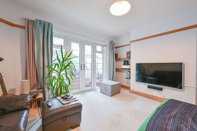 Thumbnail Flat for sale in Edmonscote, West Ealing, London